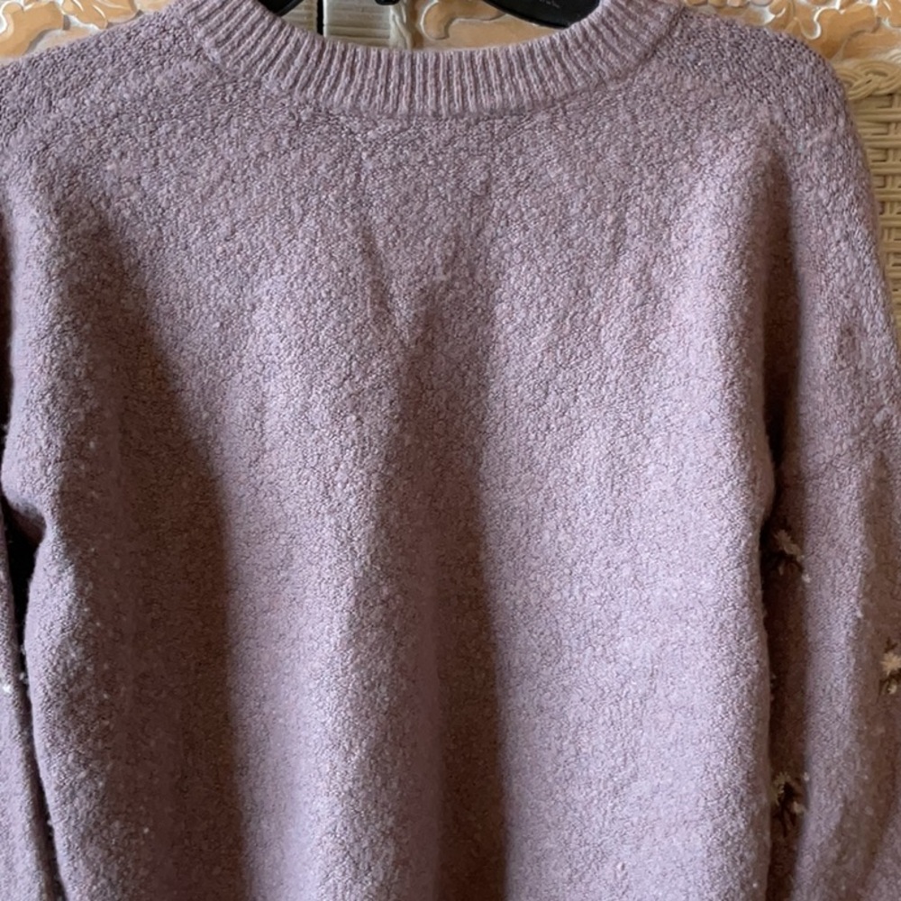 Madewell Embroidered Cross-Stitch Floral Sweater in Heather Lavender
Madewell - Picture 11 of 14